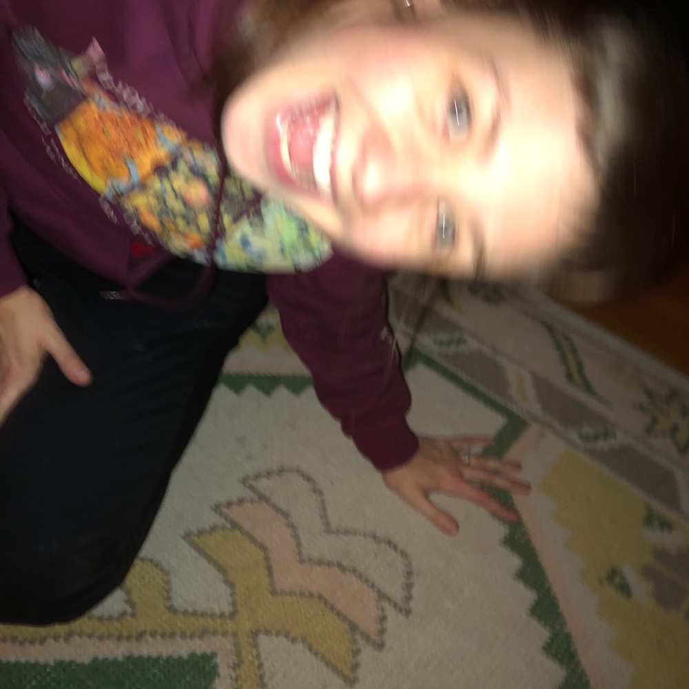 Meet your Posher, Caitlin